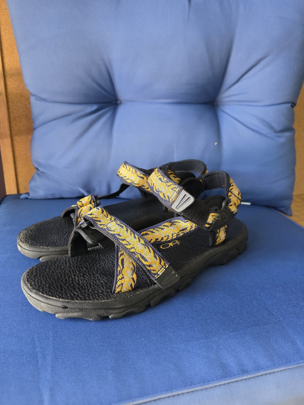 OP "Sand Pit" Black Sandals with Yellow Patterned Straps Size 13